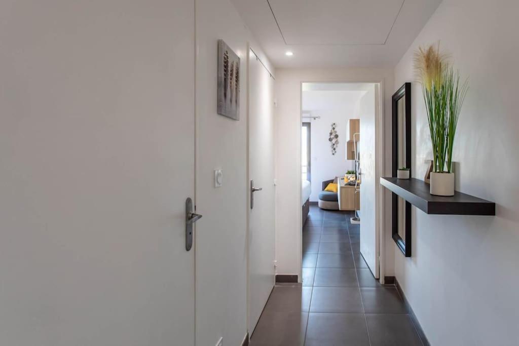 Апартаменти A7- 2 Bdr Sea & Mountain View - Ac, Parking, Pool & Terrace Антіб Екстер'єр фото