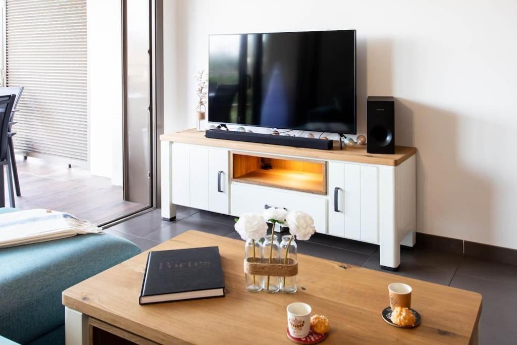 Апартаменти A7- 2 Bdr Sea & Mountain View - Ac, Parking, Pool & Terrace Антіб Екстер'єр фото